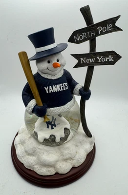 NEW YORK YANKEES SNOWMAN Memory Company MLB SNOWGLOBE 1ST In Series RARE - Image 1 of 3