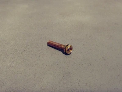 KAWASAKI 92009-1632 TORNILLO 4X18 -ZZR1200 - NINJA ZX-11 - NINJA ZX-9R - NINJA ZX-7 Foto 1 de 4