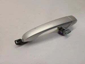 10-16 DODGE CARAVAN RH Door Handle Exterior Assembly Door Front Passenger Silver - Picture 1 of 12