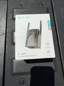 Rock Space 12Mbps WiFi Repeater AC1200 WiFi Range Extender Black - Picture 1 of 6