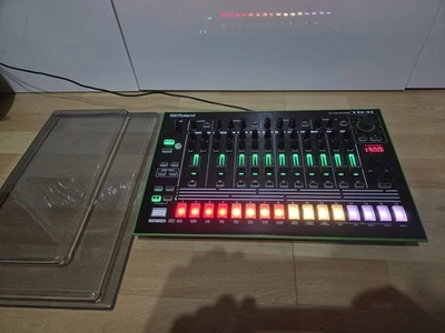 Roland TR-8 Rhythm Performer + 7X7 Expansion + Decksaver gebraucht sehr gut - Bild 1 von 3