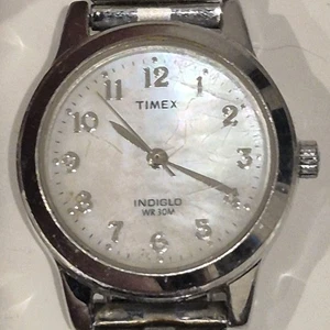 Timex Essex Avenue Watch Women 25mm Silver Tone Date Indiglo Needs Battery - Picture 1 of 5