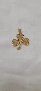 Large Shamrock Pendent 14k Yellow Gold Filigree Diamond Cut Finish 23x18MM - Picture 1 of 9