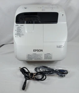 Epson PowerLite 580 XGA Ultra Short Throw HDMI Projector - NO REMOTE - Picture 1 of 3