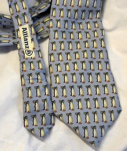 Vineyard Vines Christmas Penguin Necktie Tie Mens - Picture 1 of 3