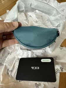 NUEVO TUMI Voyageur PEQUEÑO Bolso con Cremallera CHARM - LAGUNA - Imagen 1 de 8