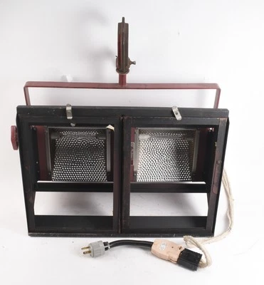 Mole-Richardson Molorama Cyc Strip - 2 Lights 1 Circuit V76 - Image 1 of 4