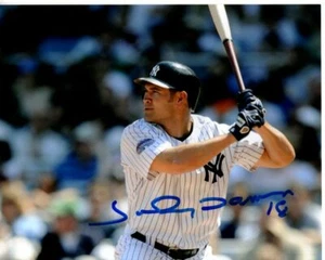 JOHNNY DAMON Signed 8x10 MLB NEW YORK YANKEES Photo w/ Hologram COA - Picture 1 of 2