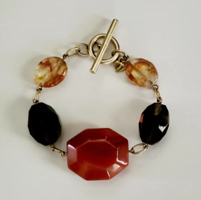 Pulsera de cadena Carolee colorida grandes piedras pulidas, tono dorado, cierre de palanca. Foto 1 de 4