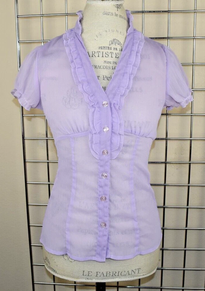 Top vintage IZ Byer talla S/M años 90 lavanda semi transparente volantes botones delanteros ajustados Foto 1 de 4