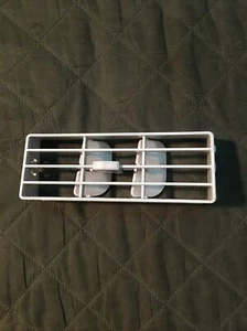 WHIRLPOOL  AC Model: WHAW081BW  air louver and lever  - Picture 1 of 5