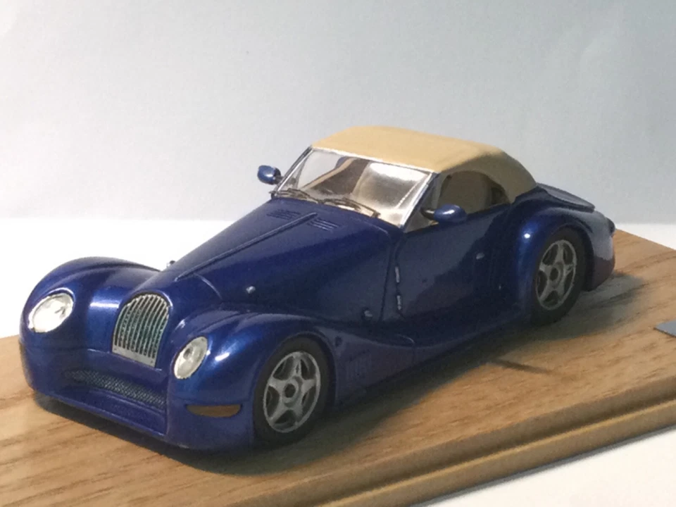 Spark 1:43 Morgan Aero 8 Closed Dark Blue Modell Nr: SPMN03 - Immagine 1 di 4