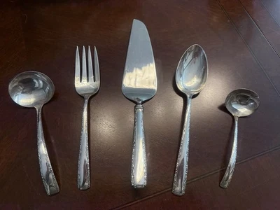 Juego de servir 5 piezas de plata de ley Camellia by Gorham Foto 1 de 4