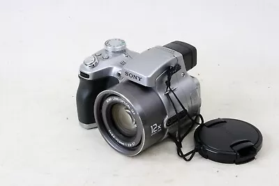 TESTED Sony Super SteadyShot DSC-H1 digital camera frm 2005 - Image 1 of 4