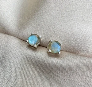 Natural Labradorite Round Cut Stone 925 Sterling Silver Women Tiny Stud Earrings - Picture 1 of 4
