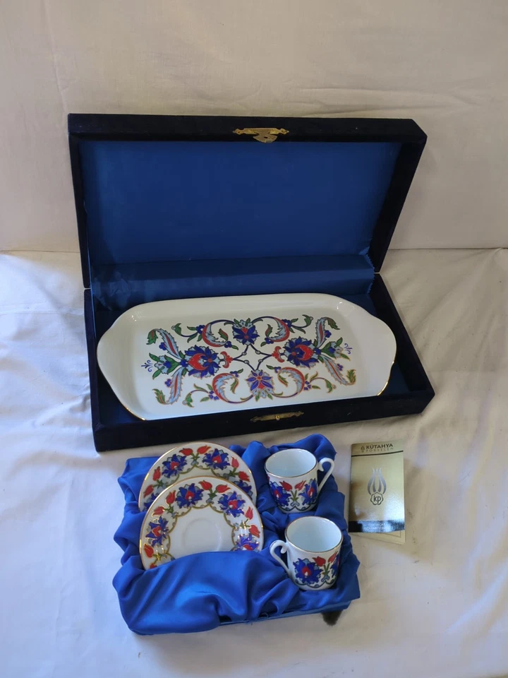 Boxed Beautiful Turkish Kutahya Porcelain Tea Set 2007 With Certificate - Image 1 of 4