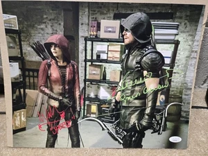 Stephen Amell & Willa Holland DUAL SIGNED 11x14 Foto #6! JSA COA! Pfeil! Speedy - Bild 1 von 3