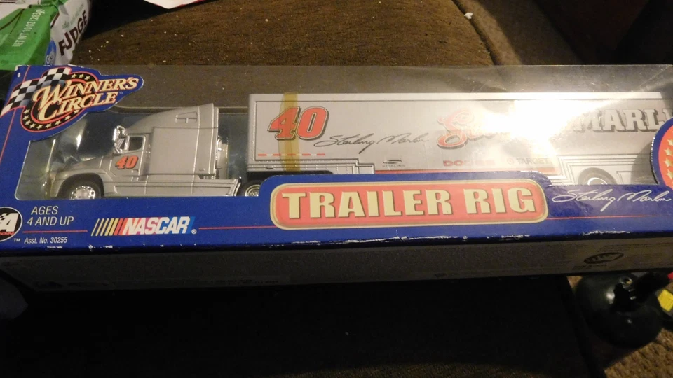 Plataforma de remolque Winners Circle 1:64 Sterling Martin #40 NASCAR Transporter Semi Foto 1 de 1