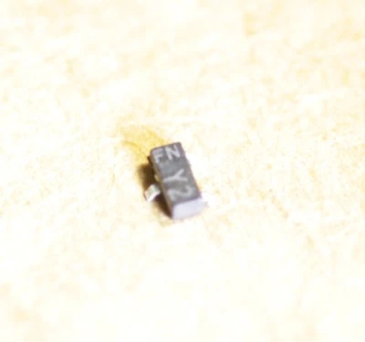 Diodos reguladores de voltaje Zener BZX84C12 SOT23 BZX84C12NEO OM0182C 1000 piezas Foto 1 de 3