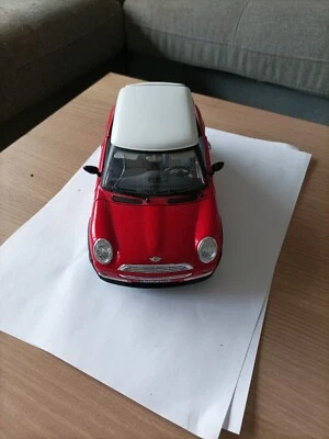 voiture miniature MINI COOPER de 2001   1/18  BURAGO - Photo 1/4