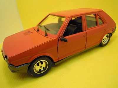 FIAT RITMO 65CL 4 PORTES 1/24 POLISTIL REF S679 - Photo 1/4