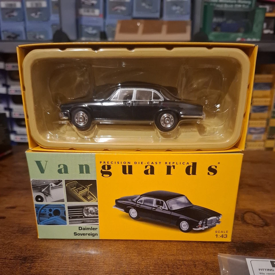 Vanguards VA08800 1:43 Daimler Sovereign Jaguar Dark Blue  - Image 1 of 4