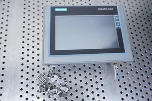 SIEMENS SIMATIC HMI 7" TOUCH SCREEN TP700 COMFORT 6AV2 124-0GC01-0AX0 - Picture 1 of 9
