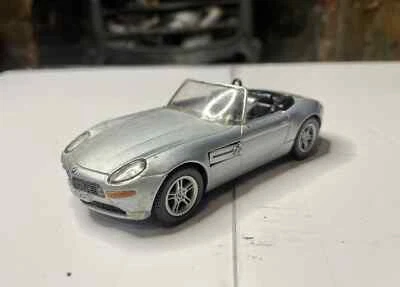 Modelo fundido a presión Corgi 1:36 BMW Z8 - Coche James Bond plateado - El mundo no es suficiente Foto 1 de 4