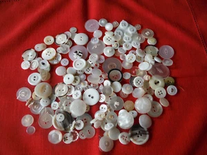 ANTIQUE AND VINTAGE LOT OFWHITE BUTTONS - Picture 1 of 1