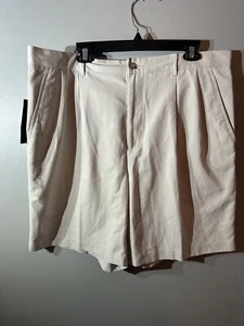 MENS IZOD GOLF Shorts Pleated Size 38W Khaki Pattern NWT - Picture 1 of 4