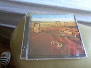 QUEENSRYCHE HEAR IN THE NOW FRONTIER Original Music CD (Box Apple) - Imagen 1 de 2