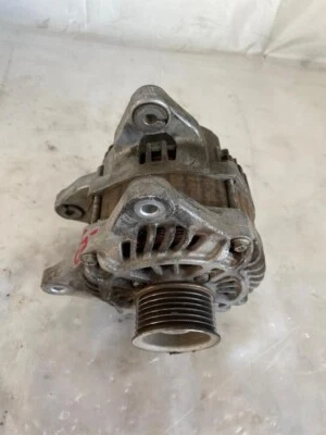 Conjunto de alternador Nissan Versa 2012-2019 sedán de 1,6 L OEM Foto 1 de 2