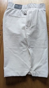 Under Armour Ladies Golf Shorts White Waterproof 9" UK Size 8 XS New With Tags - Picture 1 of 4