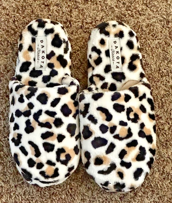 Dakota Fleece NWT Cream Animal Print Slip On Slippers Size 9-10 - Image 1 of 3