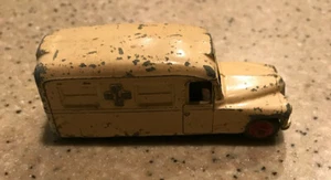 Dinky Toys Daimler Ambulance. Mecanno Ltd. Made in England. 1954 - Picture 1 of 6