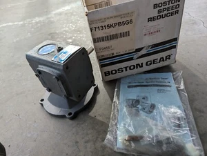 NEW Boston Gear Gearbox 56C 15:1 f713-15kp-b5-g6 - Picture 1 of 10
