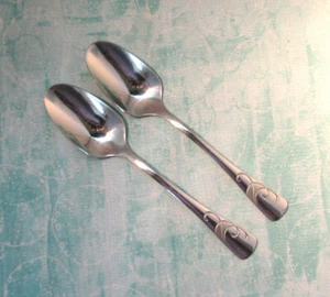 GALE - TWO OVAL SOUP/PLACE SPOONS-Oneida Stainless - GALE- frost accent - Picture 1 of 2