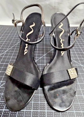 NINA Sandalias de tacón de aguja de cuero con correa de tobillo de diamantes de imitación para mujer Talla 7M Foto 1 de 4