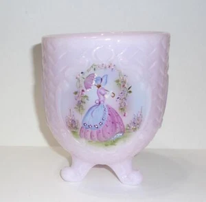 Fenton Glass Pink "Garden Gate" Three Panel Toed Vase Ltd Ed #8/11 M Kibbe - Picture 1 of 7