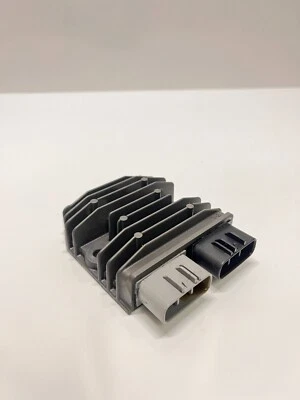 Regulador de tensión Ducati Hypermotard 821 2013 2015 Foto 1 de 4