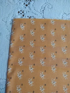 REMNANT Peach Pink Tiny Roses Floral Calico Vintage Cotton Quilt Fabric 18x14" - Picture 1 of 4