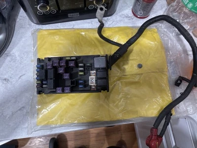 2008 斯巴鲁 Legacy 发动机隔层保险丝继电器盒单元 — 第 1/2 张图片