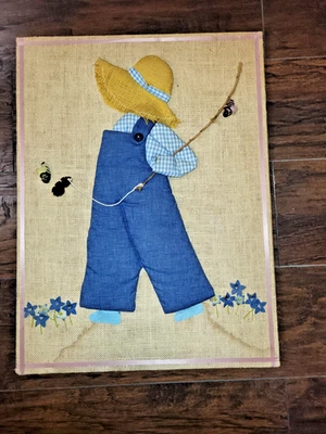 Tecido vintage decoração pendurada na parede menino em macacão 18" X 24" decoração quarto menino - Imagem 1 de 4