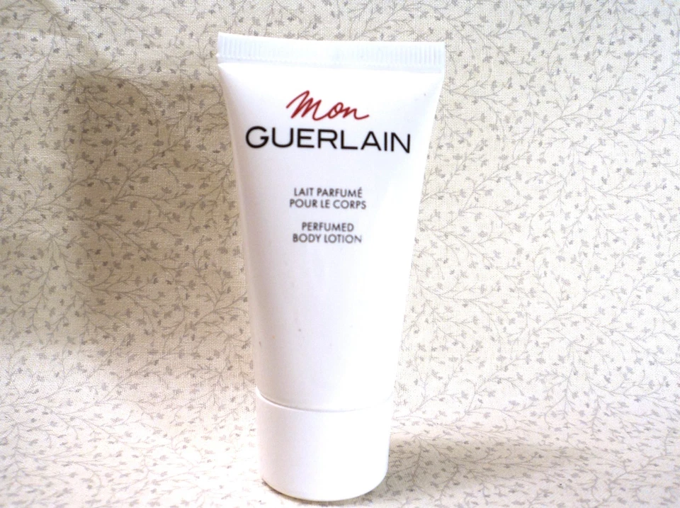Loción corporal perfumada Mon Guerlain - tamaño de viaje 1 oz.  Foto 1 de 1