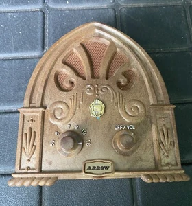 VINTAGE ARROW CATHEDAL STYLE TRANSISTOR RADIO - Picture 1 of 12