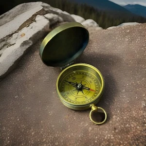 Retro Brass Compass - Picture 1 of 4