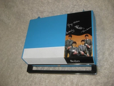 Reproductor de discos Zenith vintage... BEATLES Foto 1 de 4