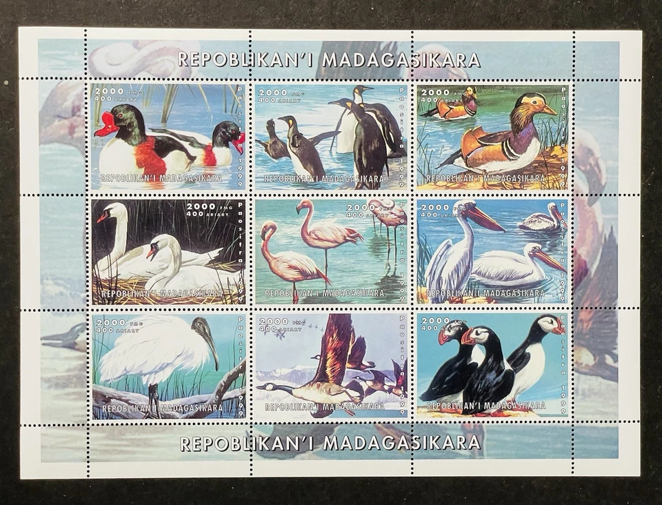 MADAGASCAR BIRDS STAMPS 2000 MNH BIRD WILDLIFE PENGUIN FLAMINGO SWAN PUFFIN - Image 1 of 1