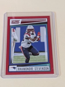 2022 Score - Rhamondre Stevenson #286 Red Parallel Patriots - Picture 1 of 3