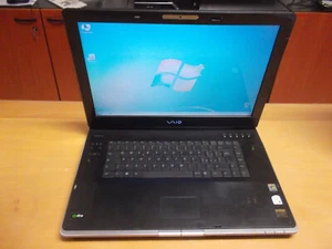 NOTEBOOK SONY VAIO PCG-8W2M SCHERMO 17 POLLICI 4GB+120GB DA SISTEMARE - Foto 1 di 24